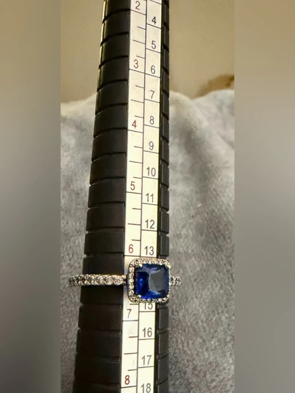 NWOT - Pandora Blue Square Sparkle Halo Ring - Size: 6.5